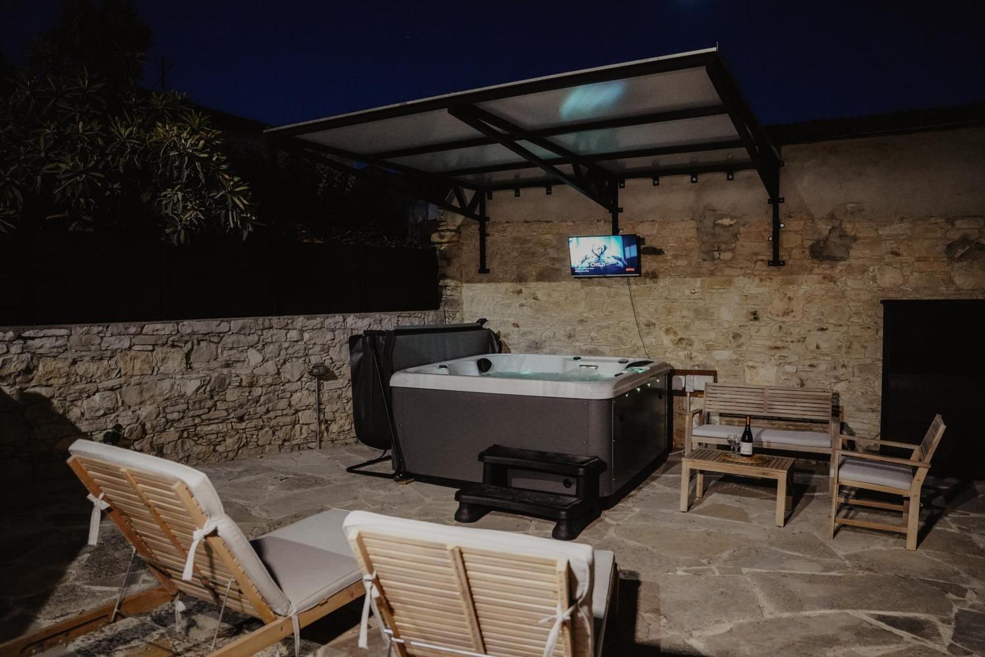 The Stonehouse Suites With Private Bath Spas Limassol Eksteriør billede