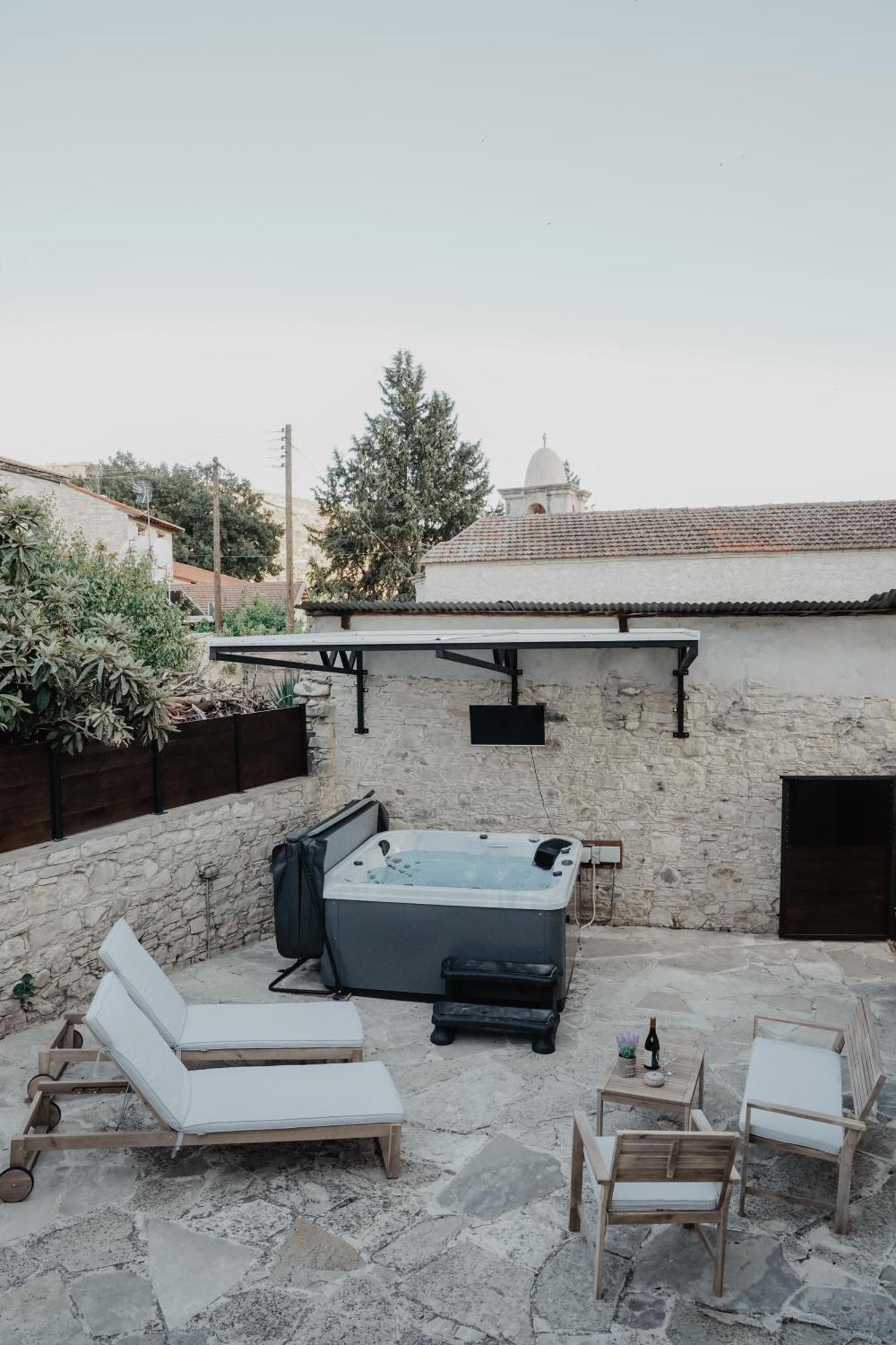 The Stonehouse Suites With Private Bath Spas Limassol Eksteriør billede