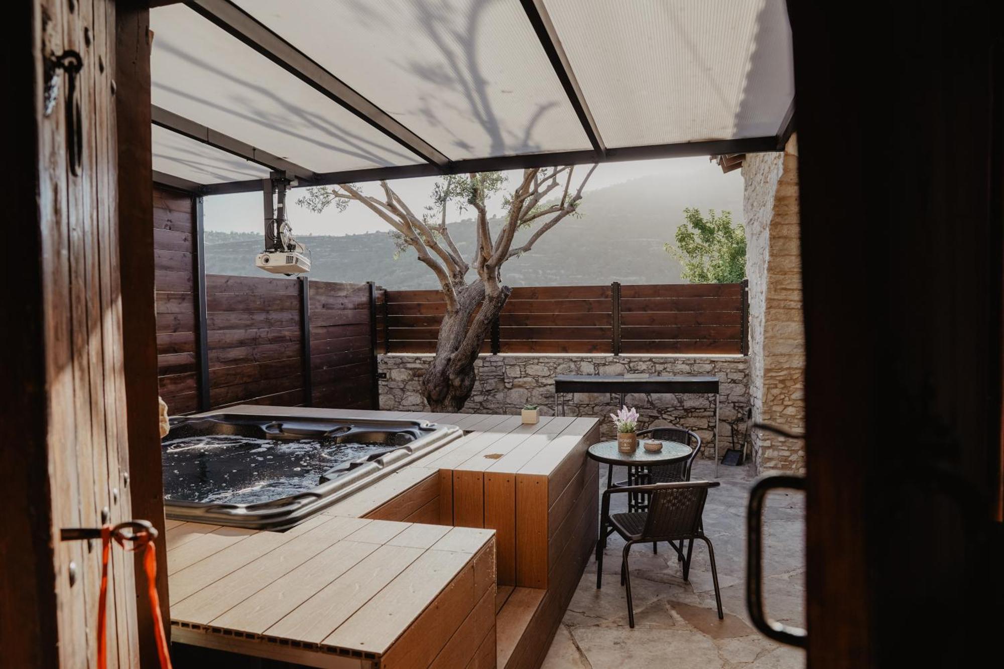 The Stonehouse Suites With Private Bath Spas Limassol Eksteriør billede