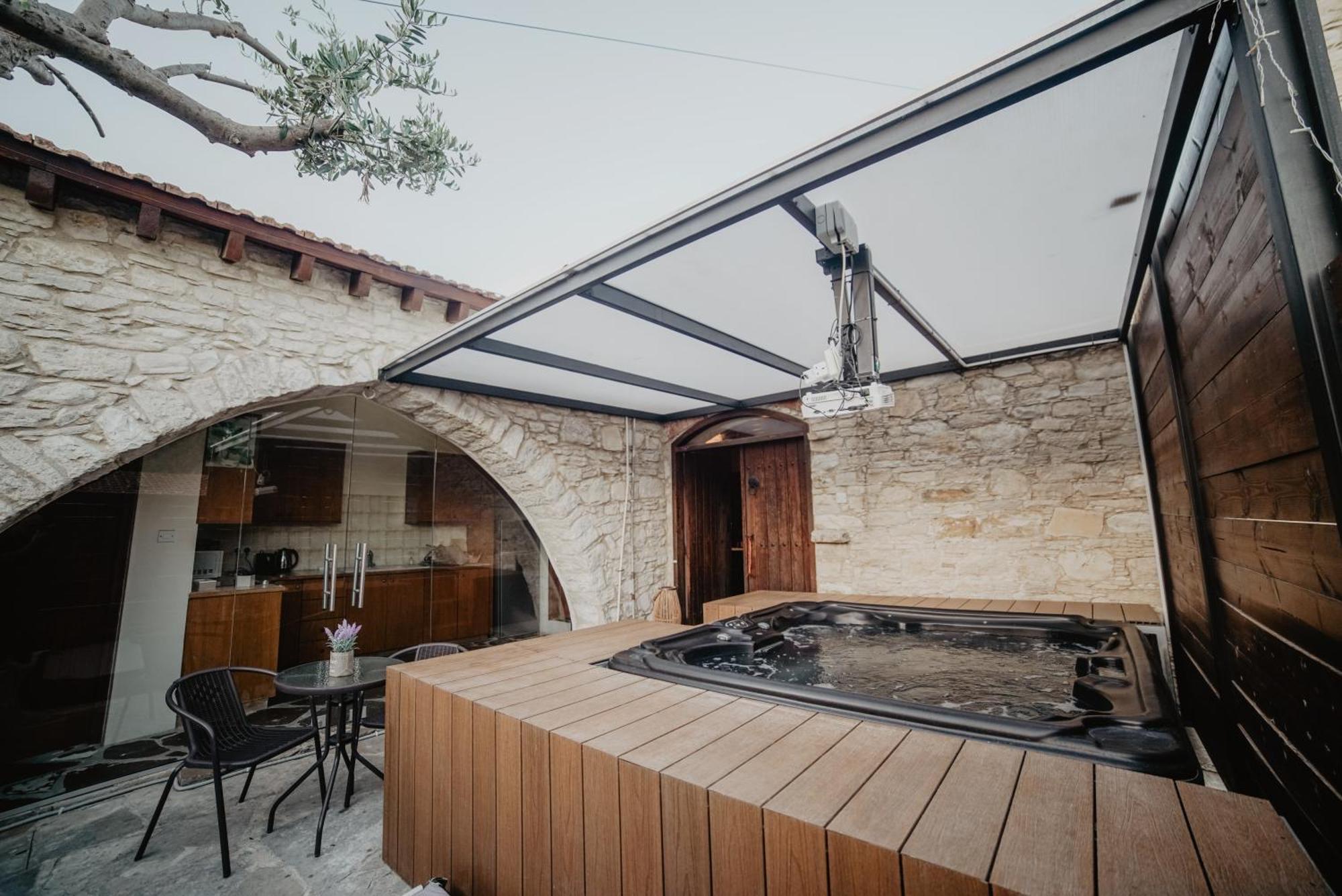 The Stonehouse Suites With Private Bath Spas Limassol Eksteriør billede