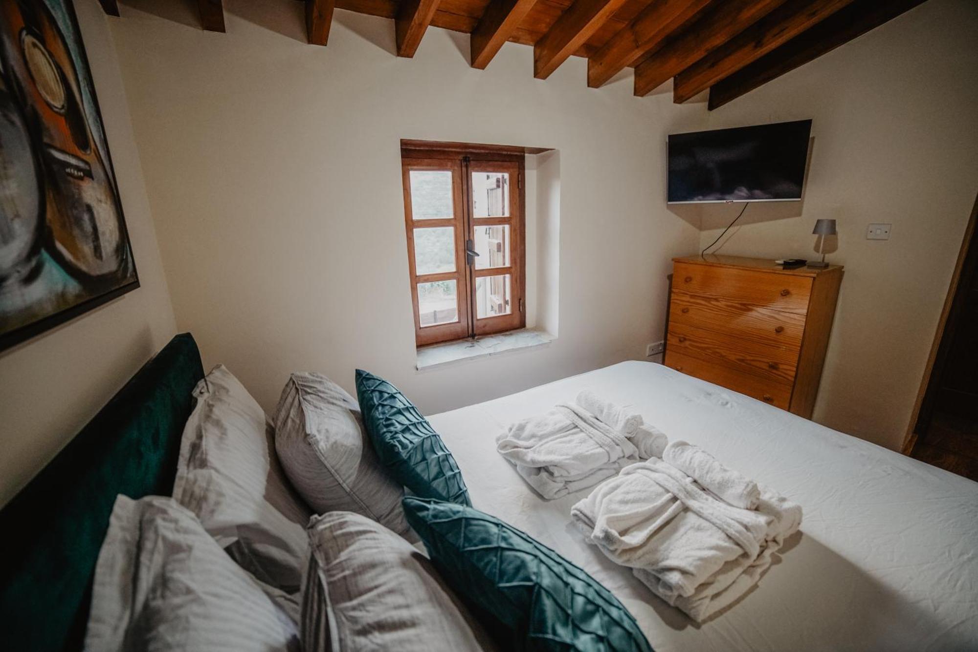 The Stonehouse Suites With Private Bath Spas Limassol Værelse billede