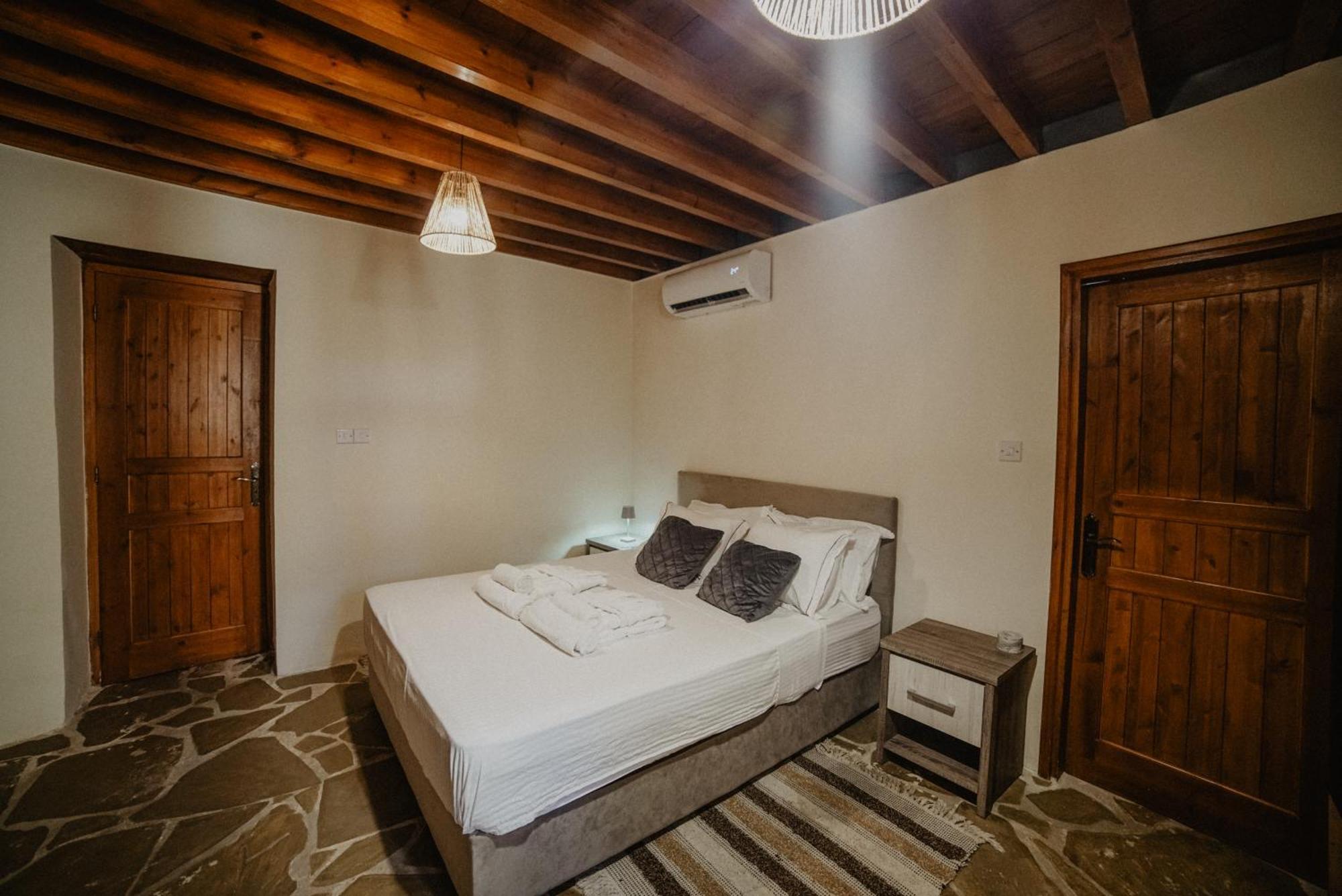 The Stonehouse Suites With Private Bath Spas Limassol Værelse billede